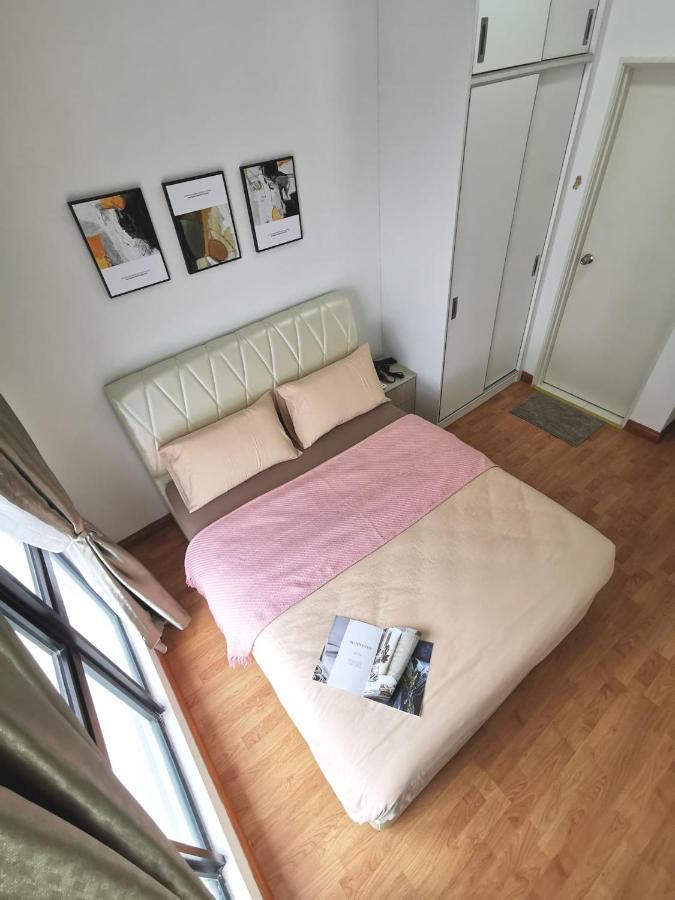 B2510 Paradigm Mall 2br 6pax Wifi Tvbox Netflix! Prime Area The Platino By Johor Bahru