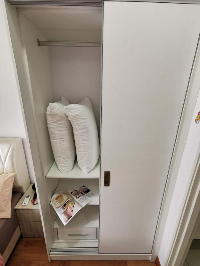 Apartment B2510 Paradigm Mall 2br 6pax Wifi Tvbox Netflix! Prime Area The Platino By Johor Bahru